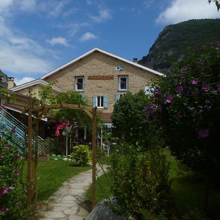 La Petite Auberge De Niaux מראה חיצוני תמונה