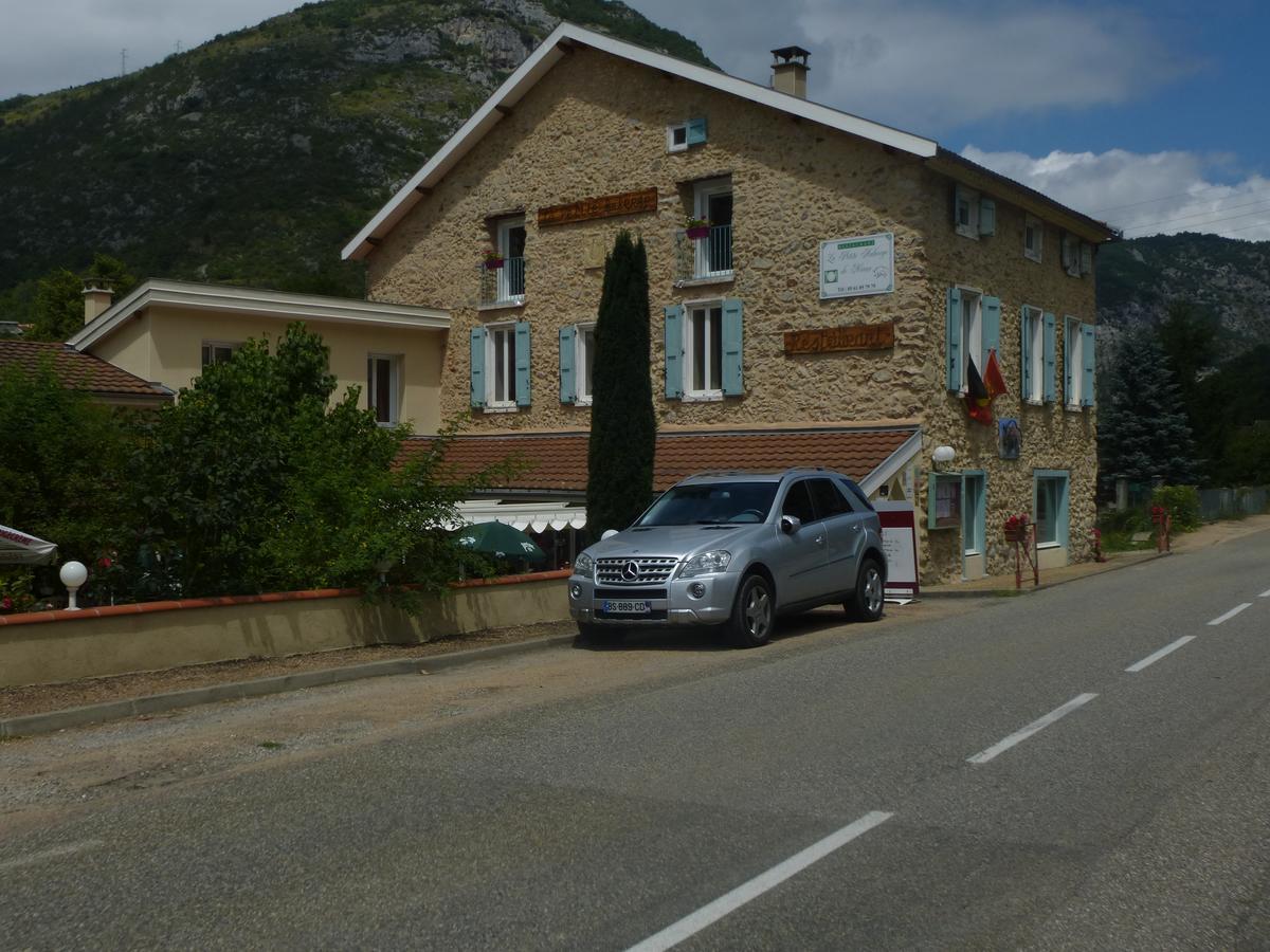 La Petite Auberge De Niaux מראה חיצוני תמונה