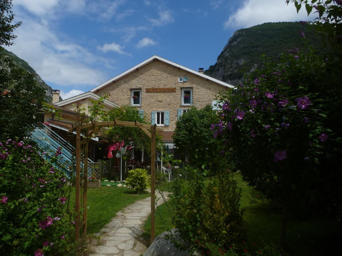 La Petite Auberge De Niaux מראה חיצוני תמונה